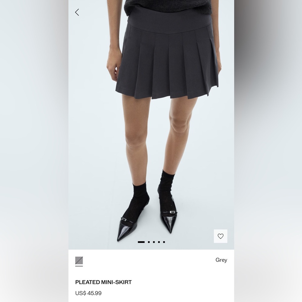 Mangos charcoal skirt. Size medium NWT